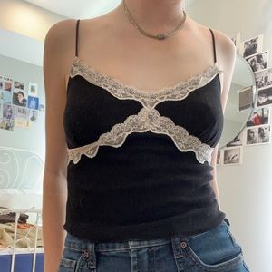 Size small black crop top